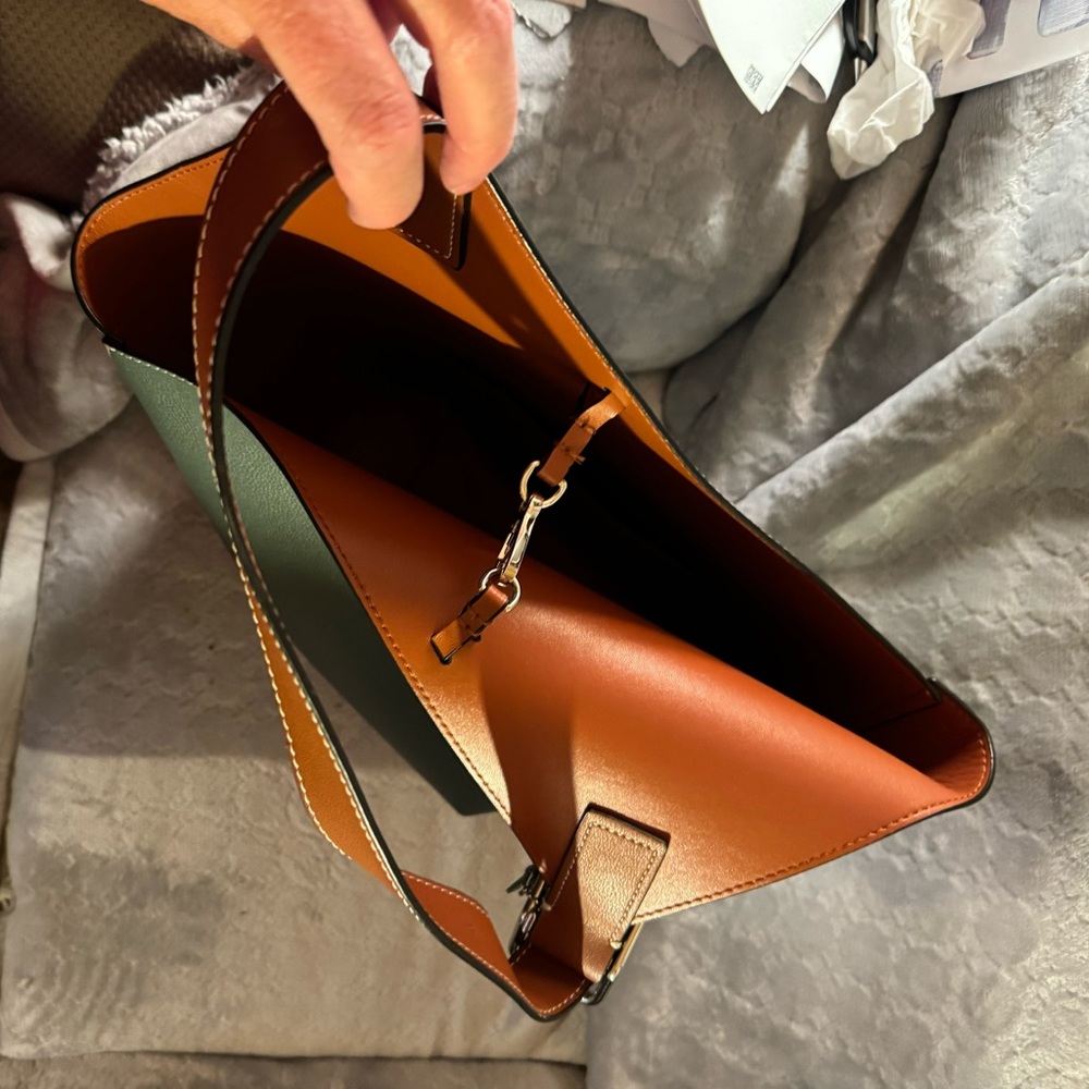 MDBM Maison Women’s Green Napa Leather two tone tote - Picture 4 of 5